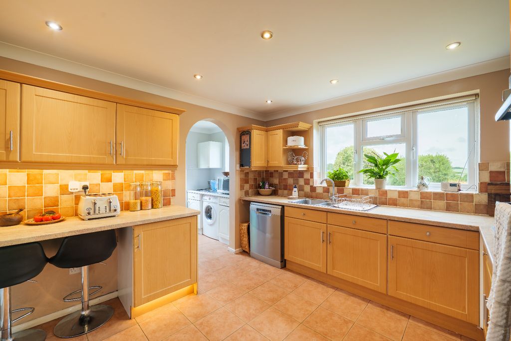 Property photo 3 of 21 5156412