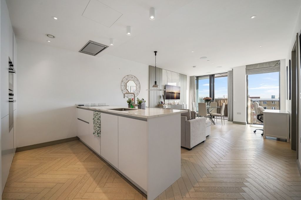 Property photo 3 of 13 4577823