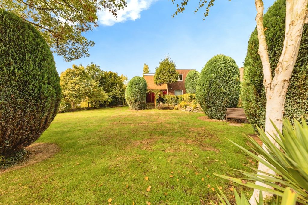 Property photo 2 of 17 Photo