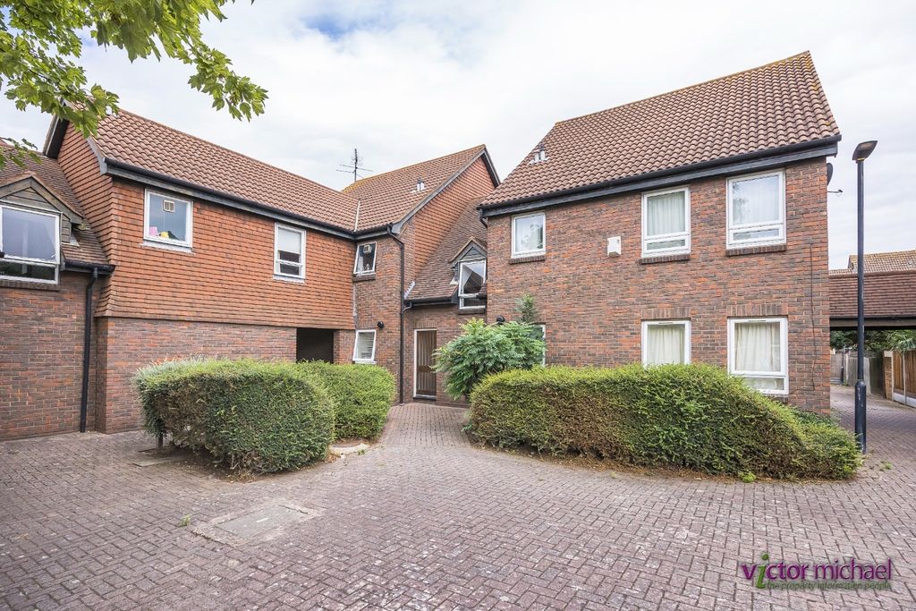 Property photo 1 of 6 3295050