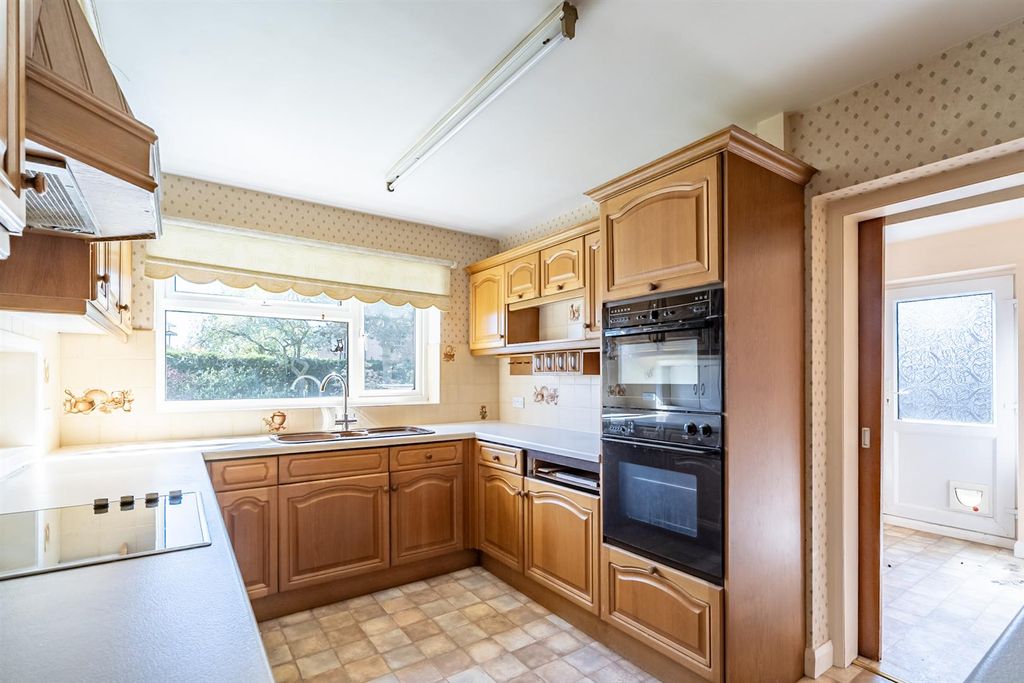 Property photo 3 of 13 Kitchen