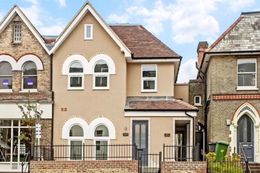 Property photo 1 of 18