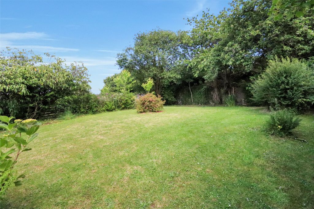 Property photo 2 of 18 Picture No. 50