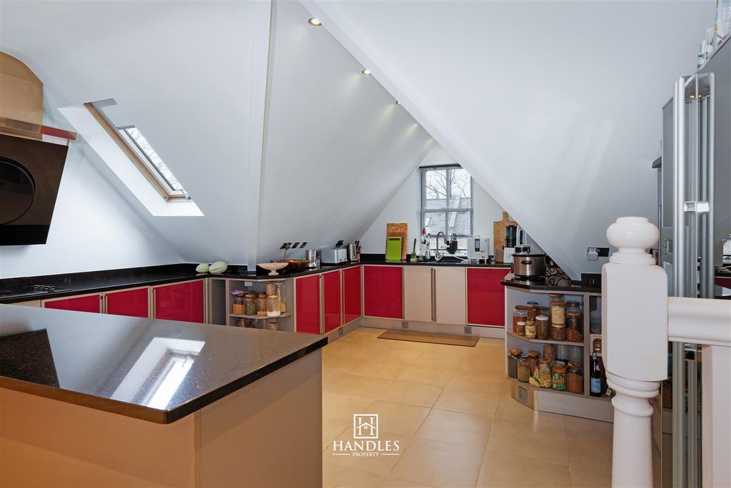 Additional image 6 of 3 bed flat for saleWarwick New Road, Leamington Spa CV32