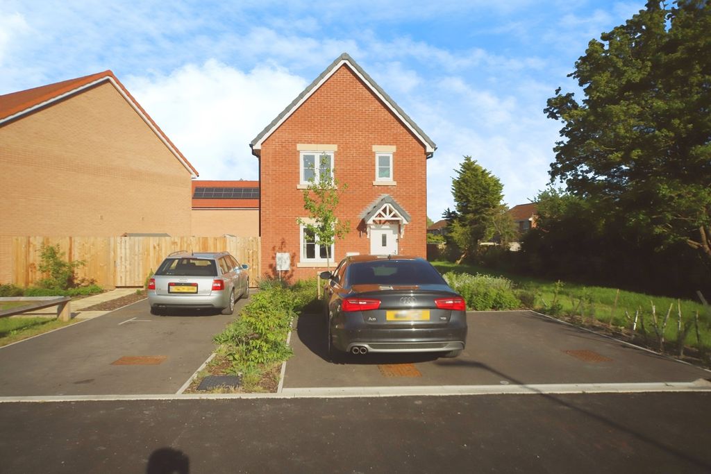Property photo 2 of 17 Photo