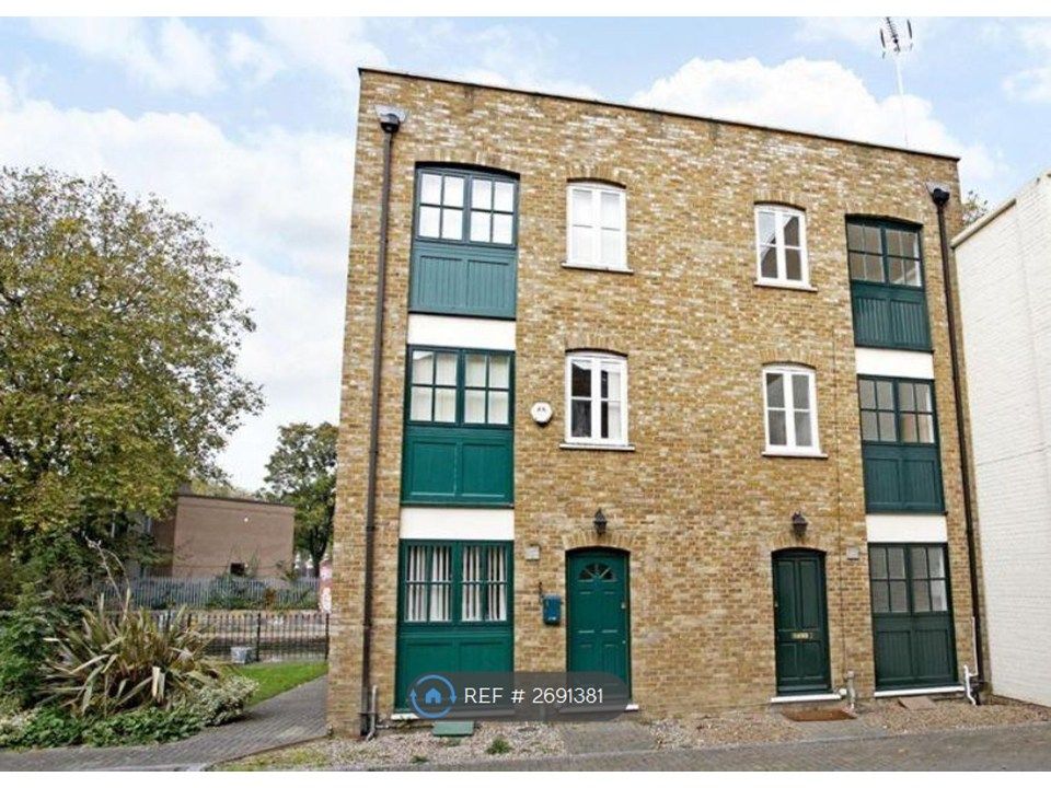 Property photo 3 of 12