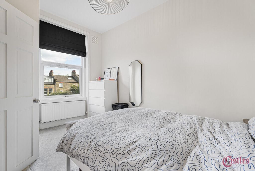 Property photo 2 of 14 Bedroom