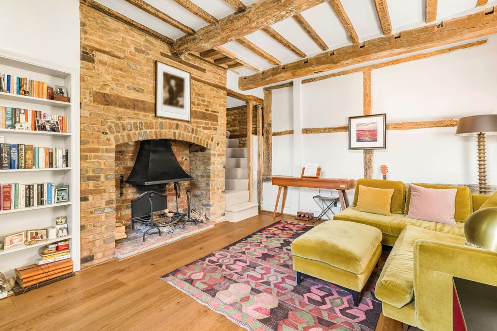 Property photo 3 of 33 Sitting Room