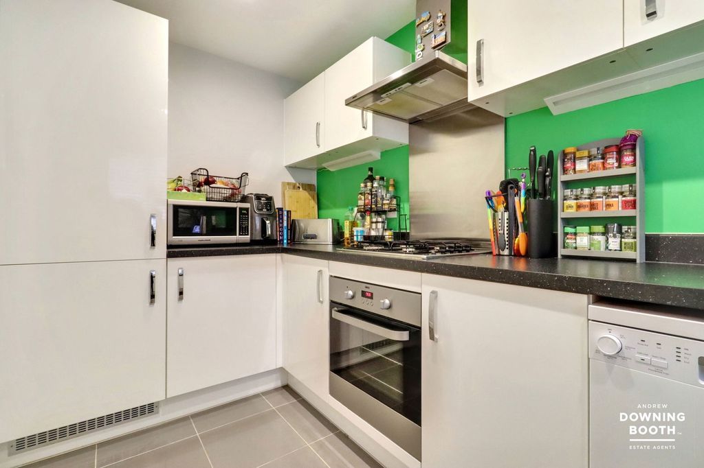 Property photo 3 of 21