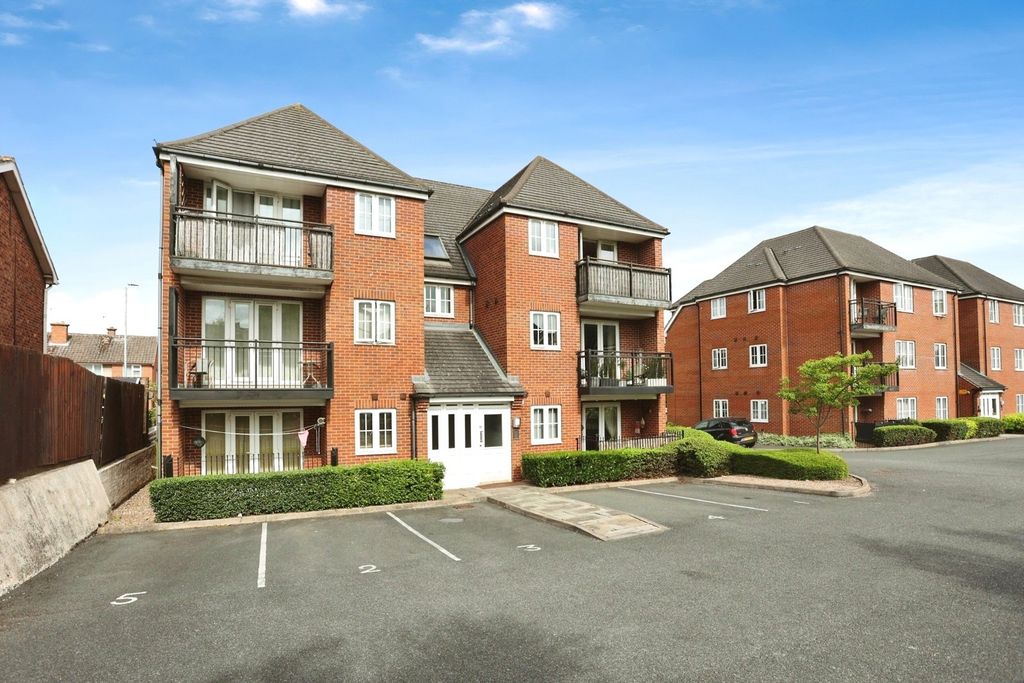 Property photo 2 of 17 Photo