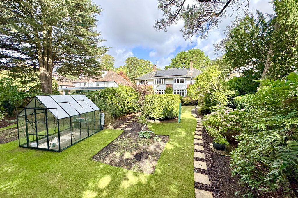 Property photo 3 of 34