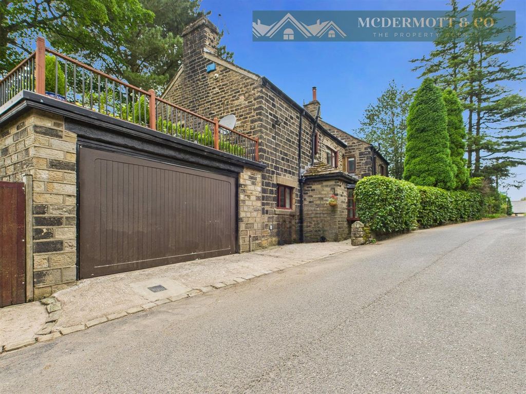 Property photo 1 of 35 Externally