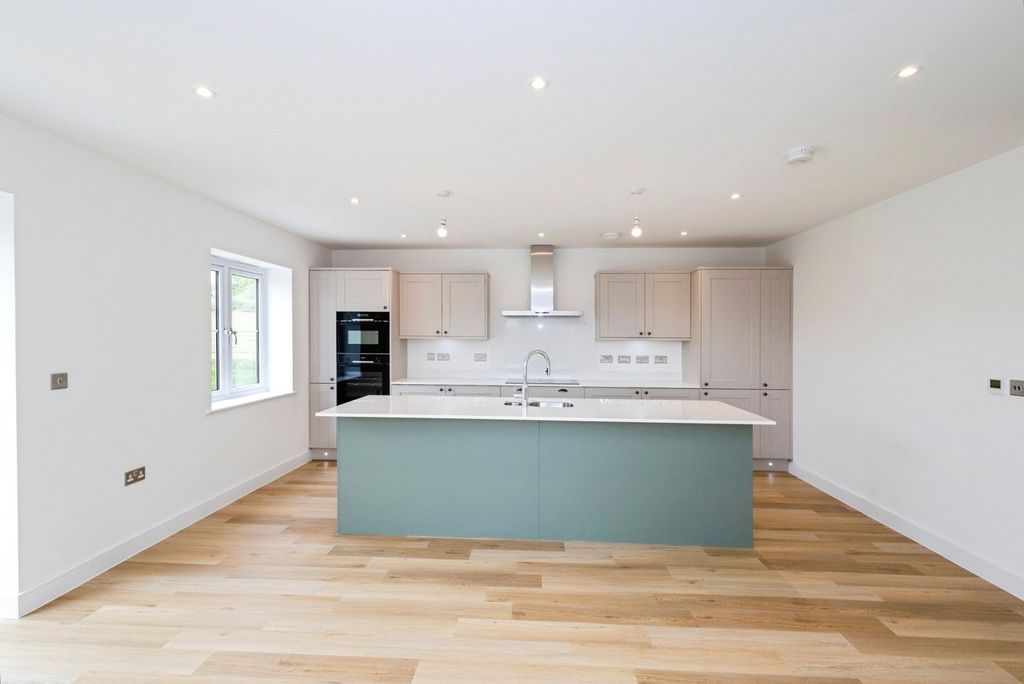 Property photo 2 of 12 Picture No. 09