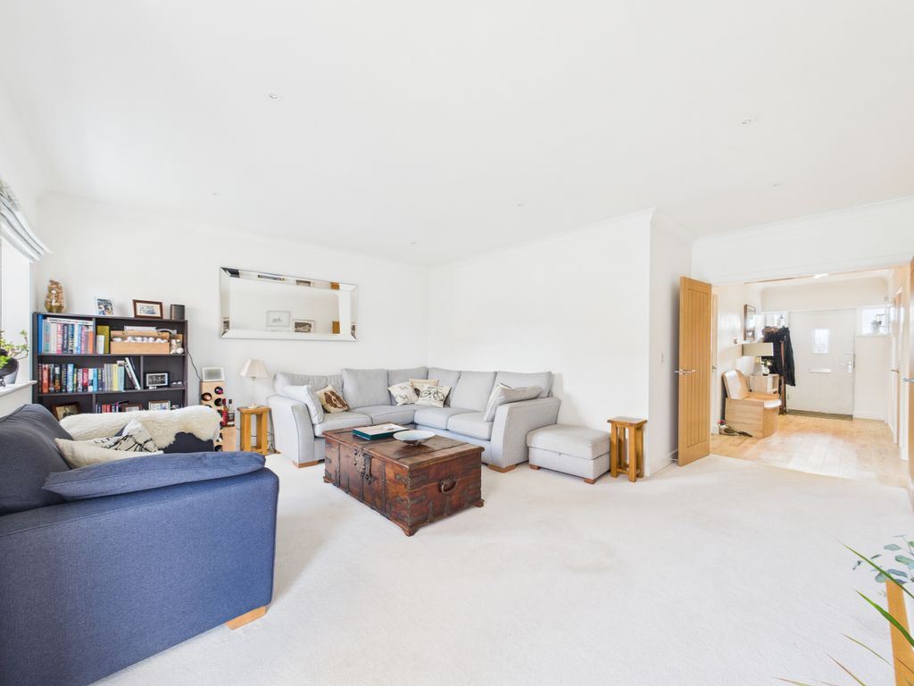 Property photo 3 of 17 Reception 1