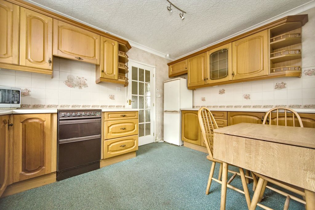 Property photo 3 of 19
