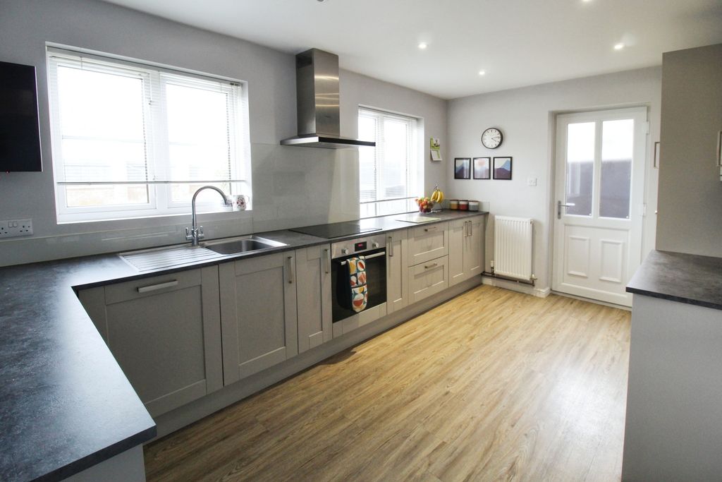 Property photo 2 of 18 Kitchen Diner