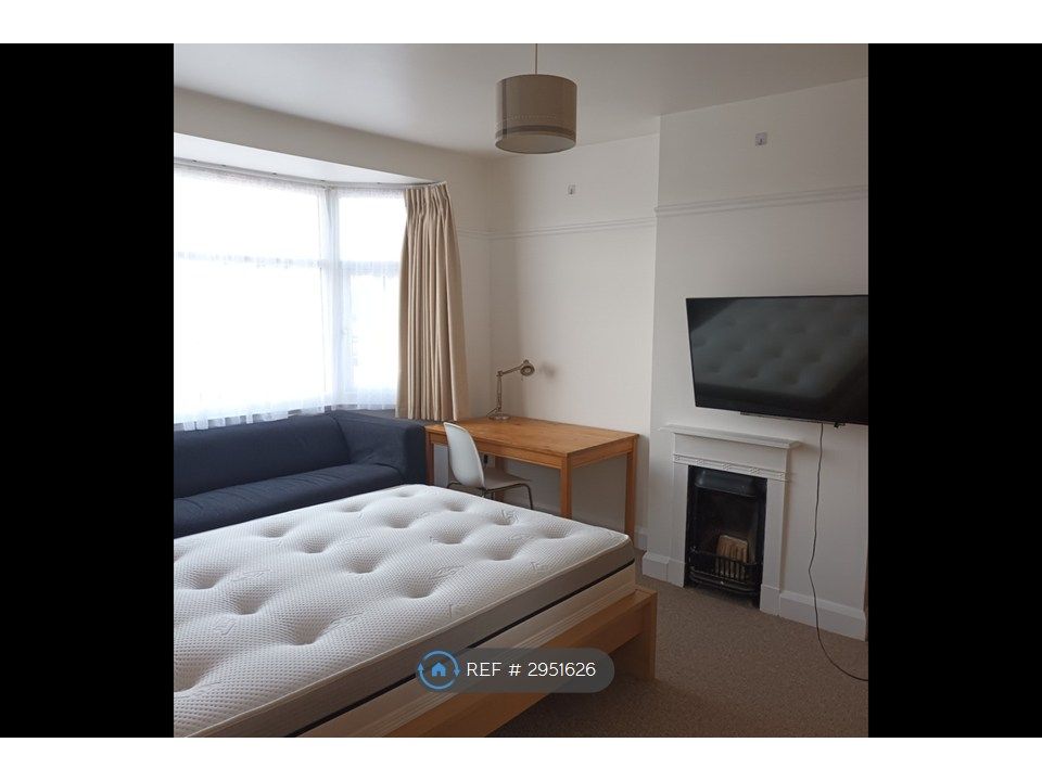 Property photo 1 of 2