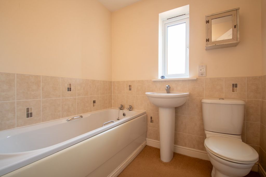 Property photo 3 of 18 Picture No. 06