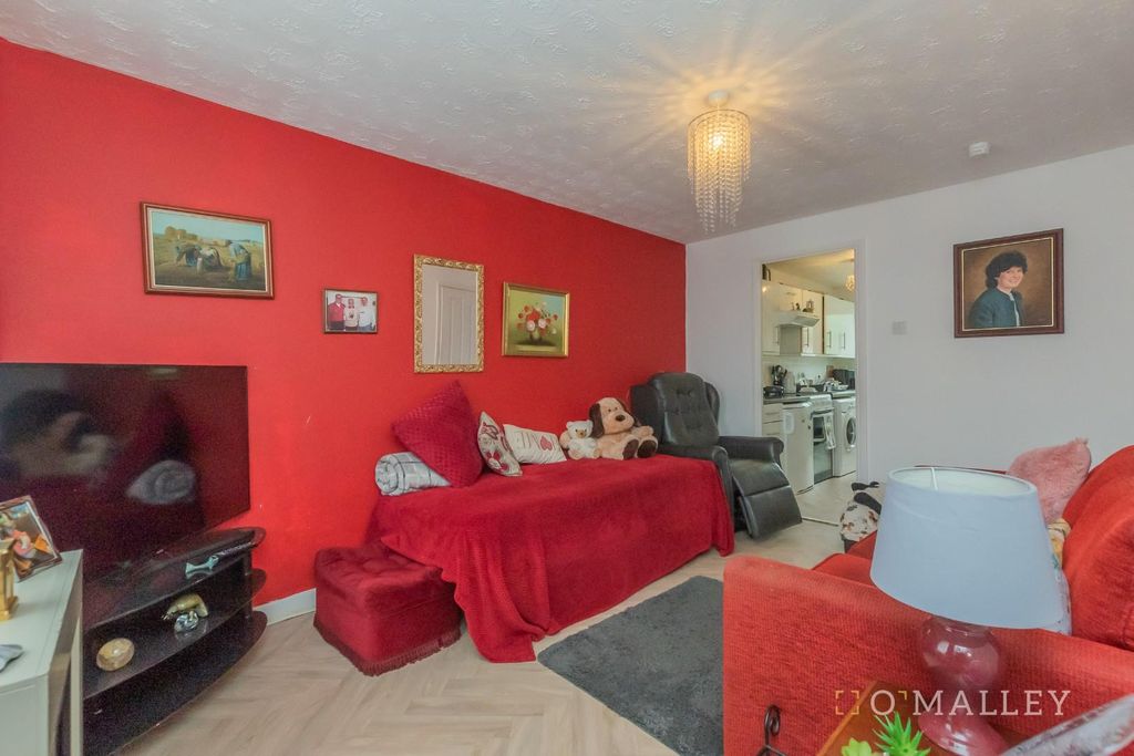 Property photo 3 of 10 Living Room
