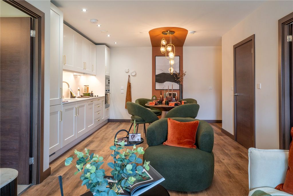 Property photo 3 of 9 Show Home