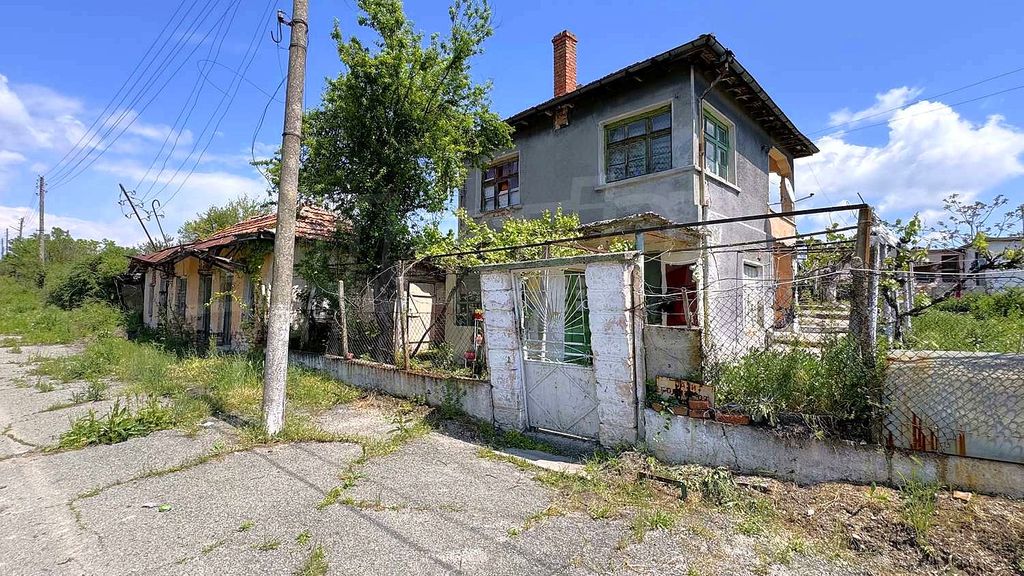 Property photo 1 of 5