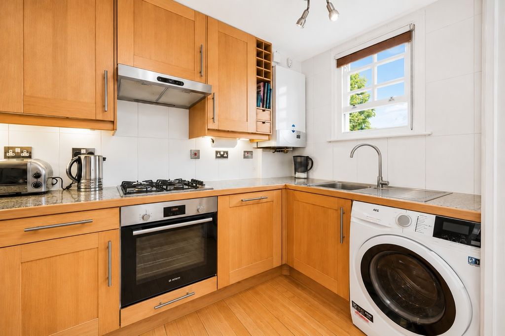 Property photo 3 of 25