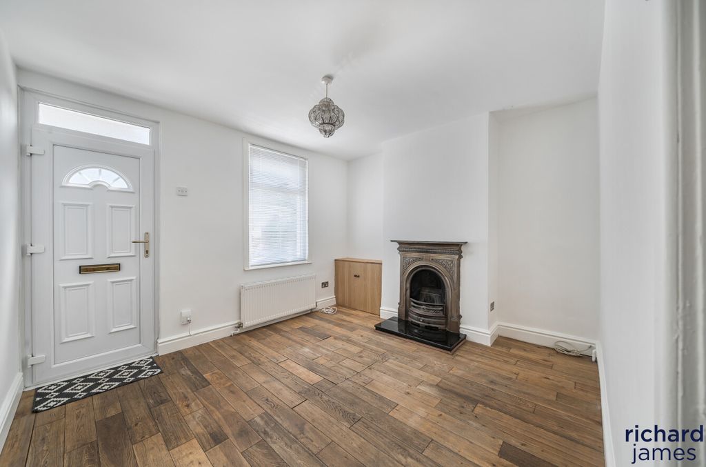 Property photo 2 of 13 87F83Ae110F1418d932B13549547A148