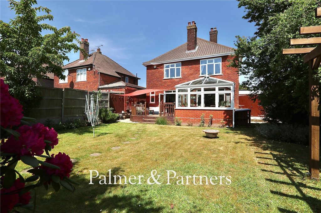 Property photo 2 of 25 Picture No. 13