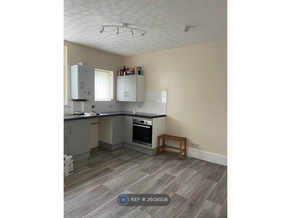 Property photo 1 of 5 Flat Front Door Opens Into Kitchen/Diner Area
