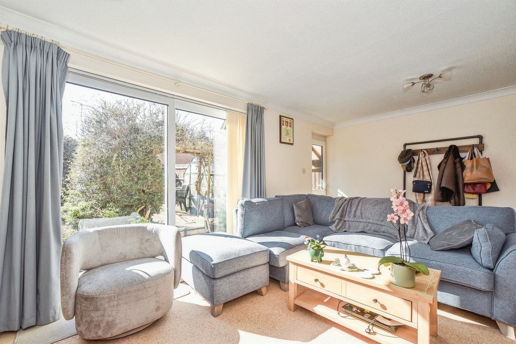 Property photo 3 of 17