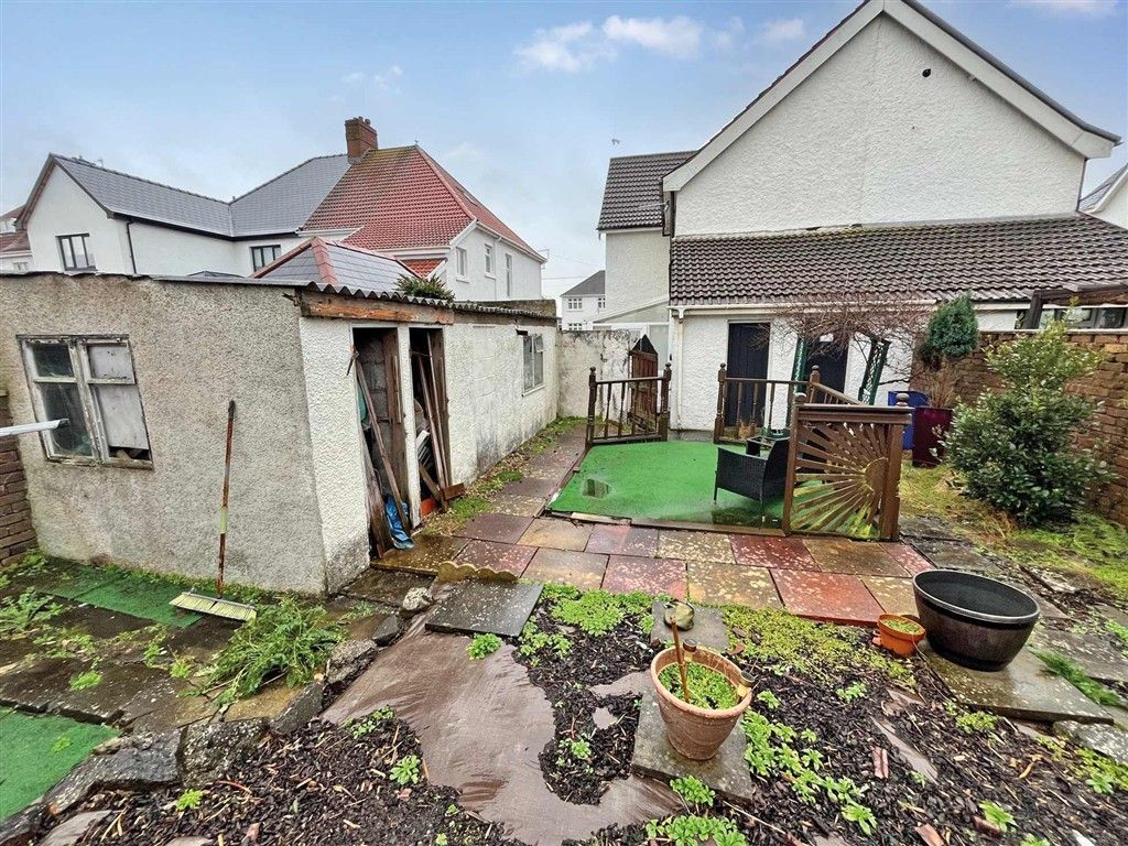 Property photo 3 of 8