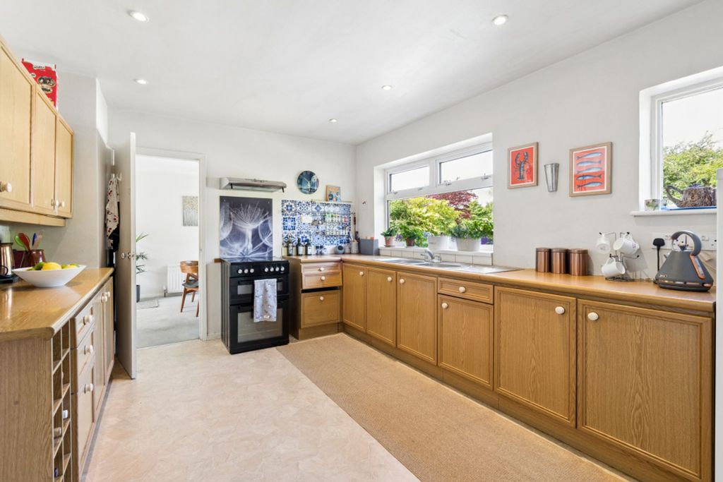 Property photo 2 of 36