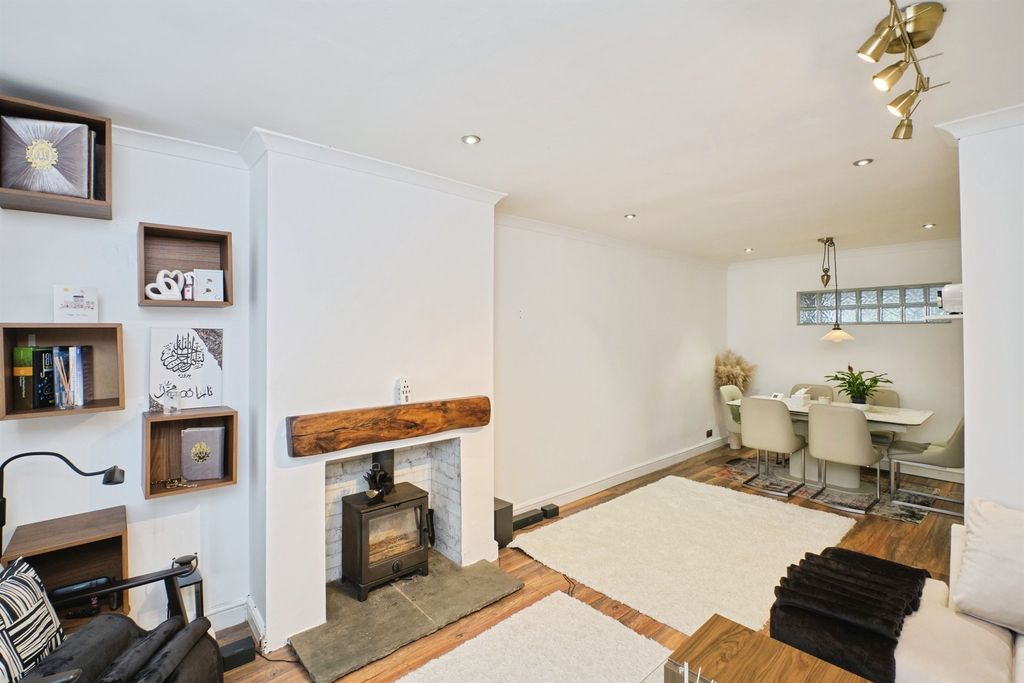 Property photo 2 of 23