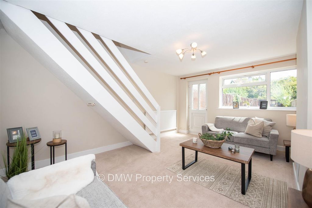 Property photo 1 of 13 Lounge