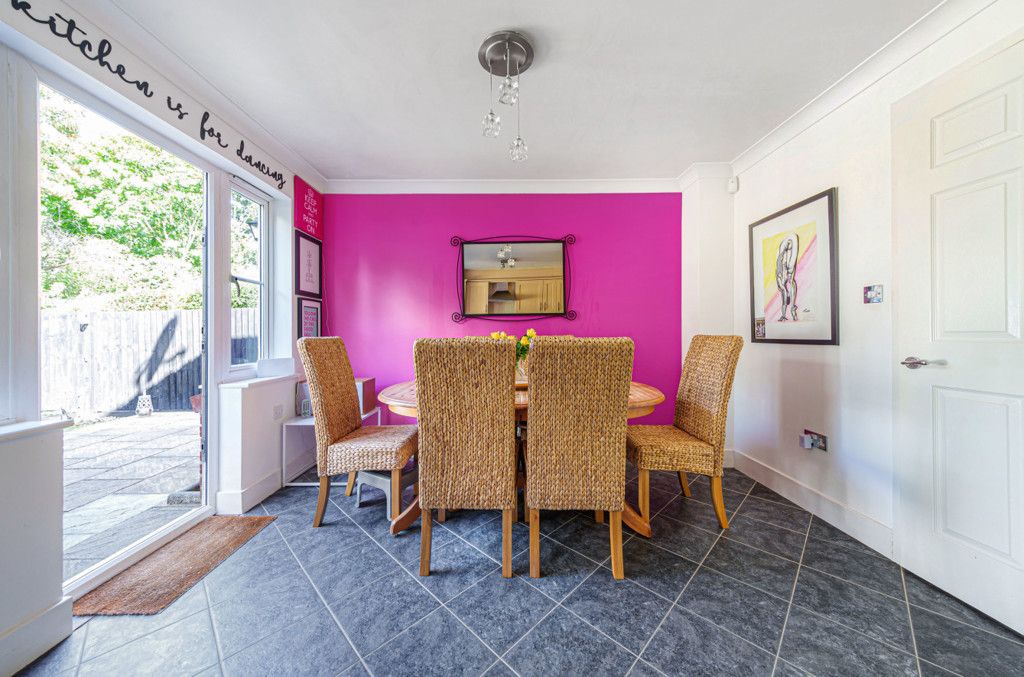 Property photo 3 of 21 1026531 (4)c.Jpg