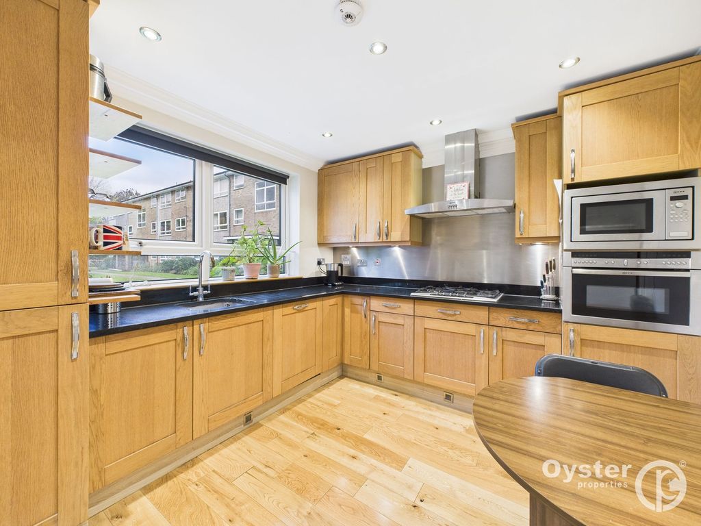 Property photo 2 of 12 Kitchen