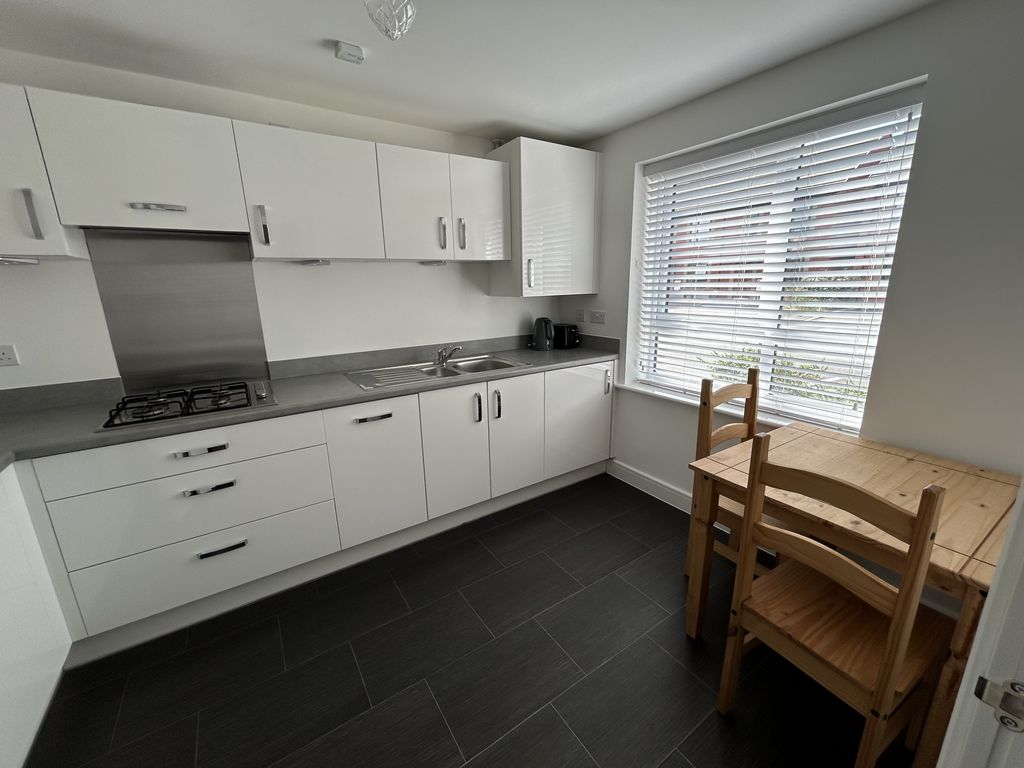 Property photo 2 of 20 38 Arcadius Way Keynsham Kitchen