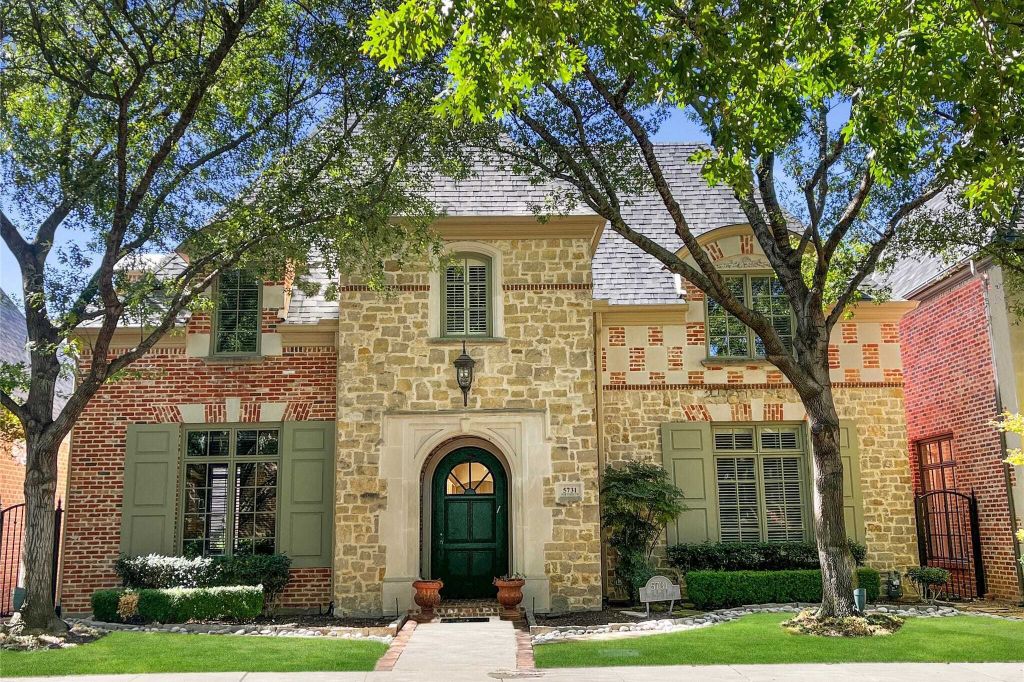 Property photo 1 of 31