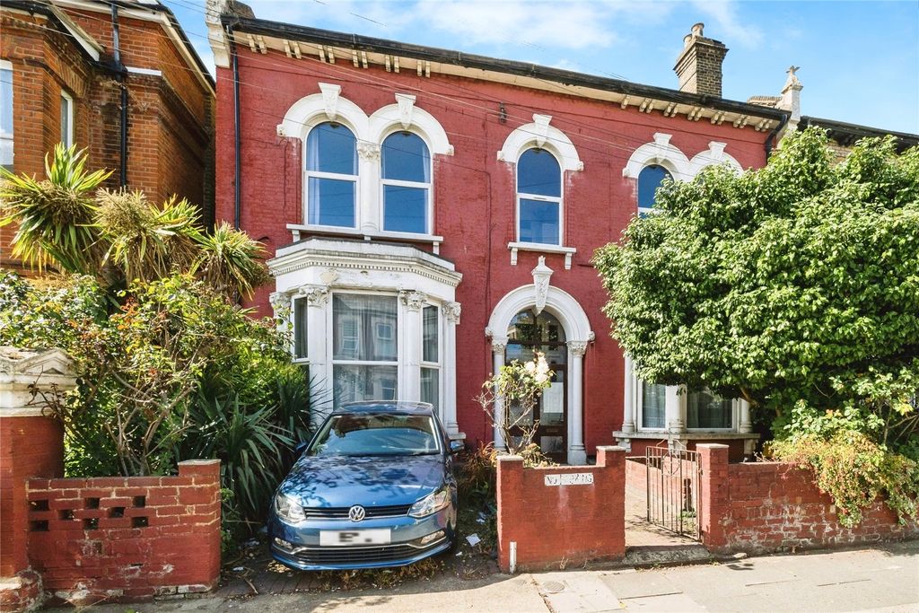 Property photo 1 of 44 Picture No. 20
