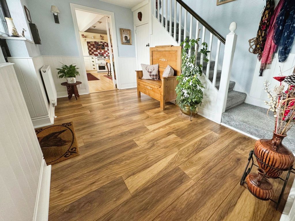 Property photo 2 of 40