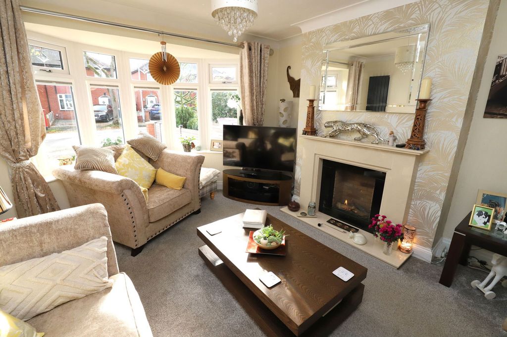 Property photo 2 of 33