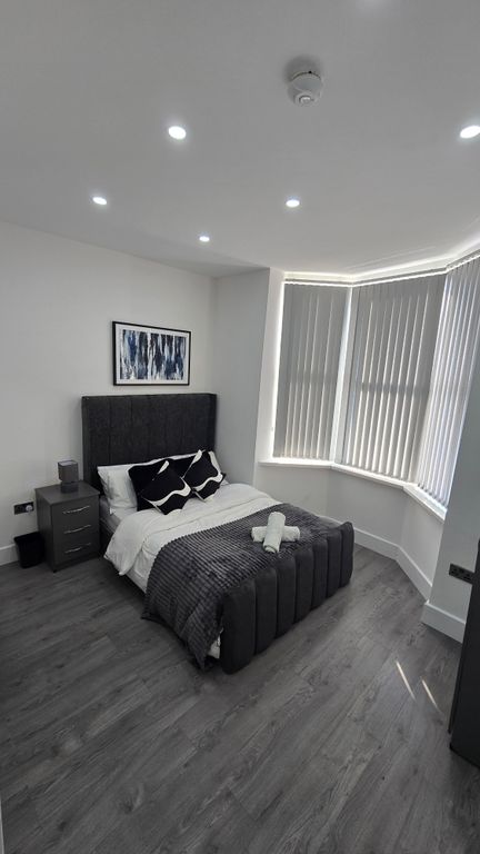 Property photo 2 of 34