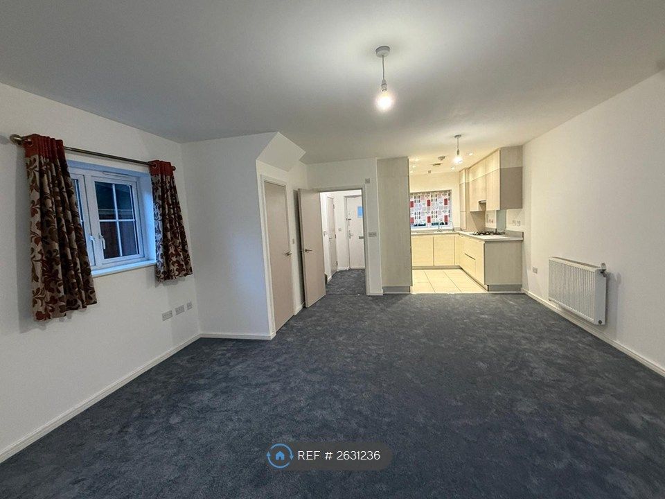 Property photo 3 of 25 Living Room