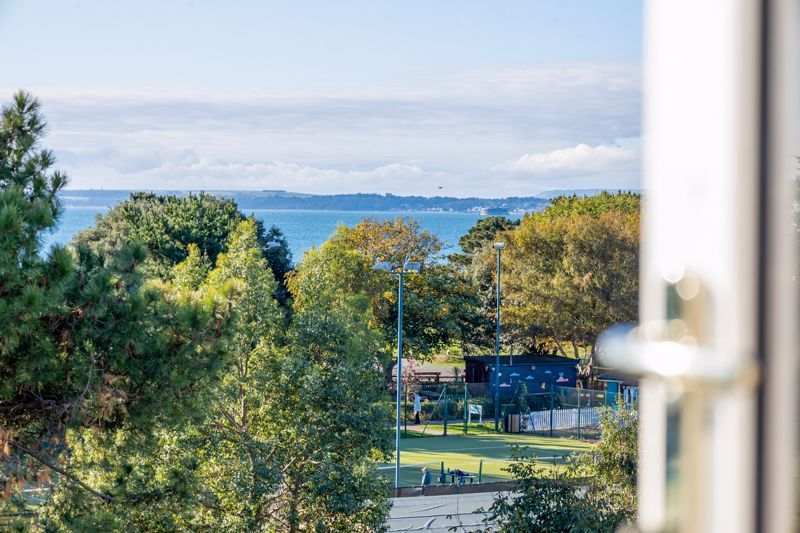 Property photo 2 of 20 .