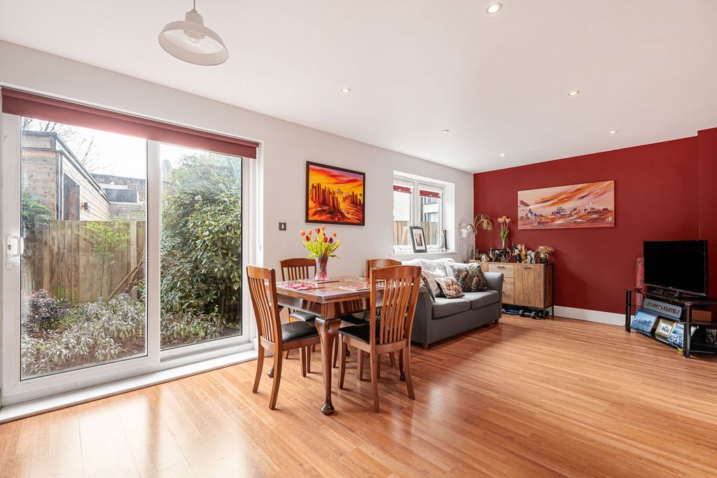 Property photo 2 of 21