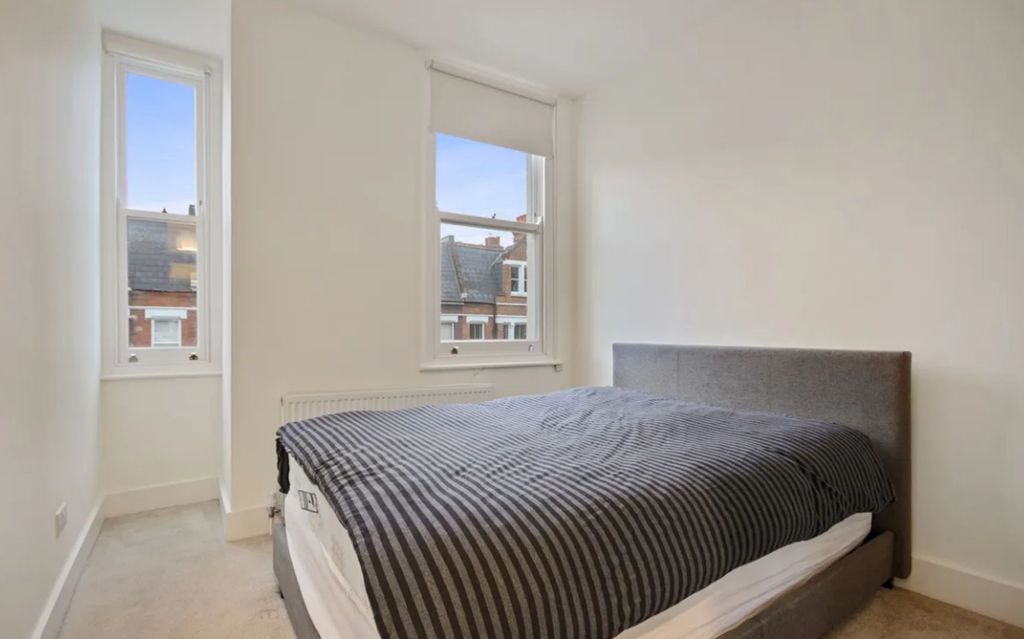 Property photo 2 of 8