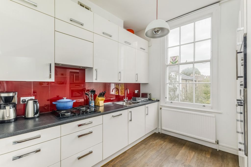 Property photo 3 of 17 Richmond Avenue