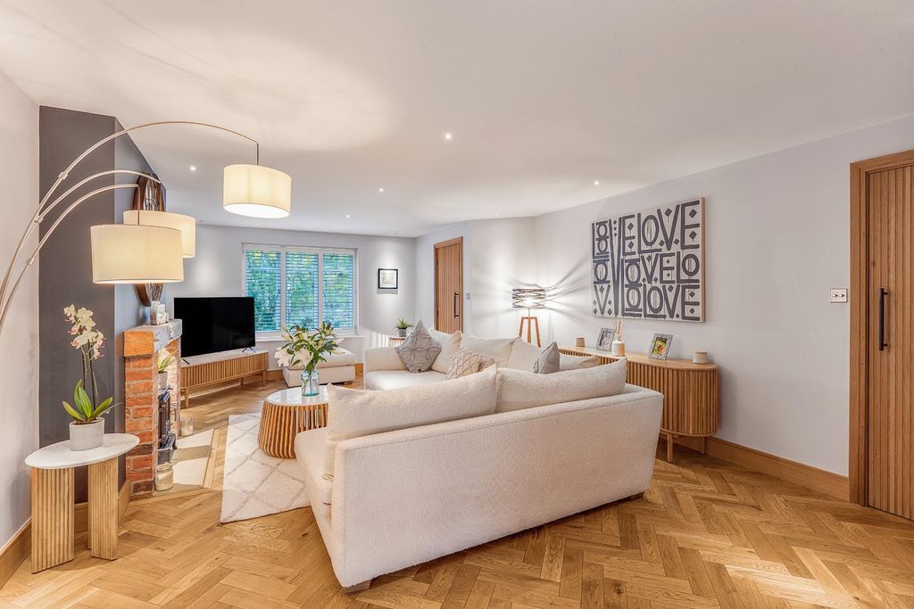 Property photo 3 of 29 3.Jpg