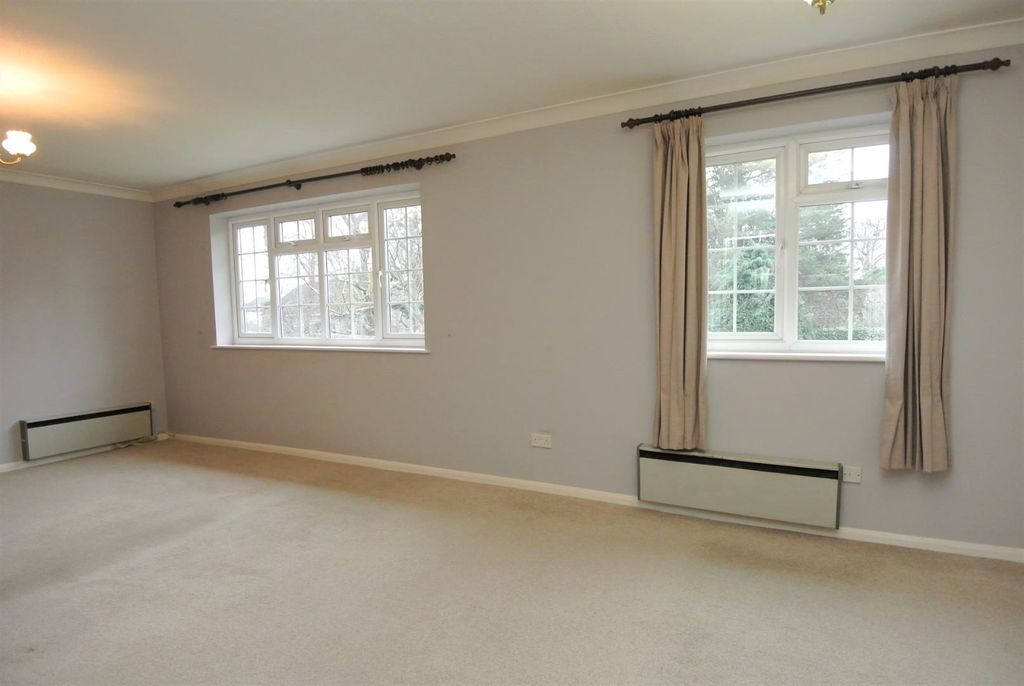 Property photo 2 of 11 Sc Lounge1.Jpg