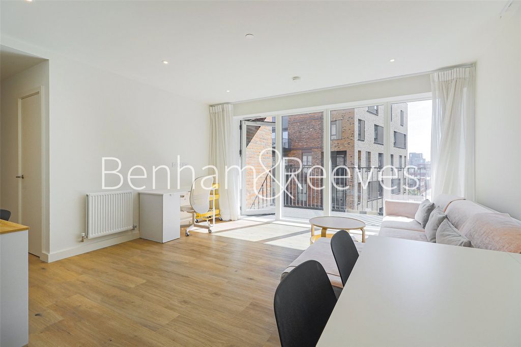 Property photo 2 of 17 Picture No. 03